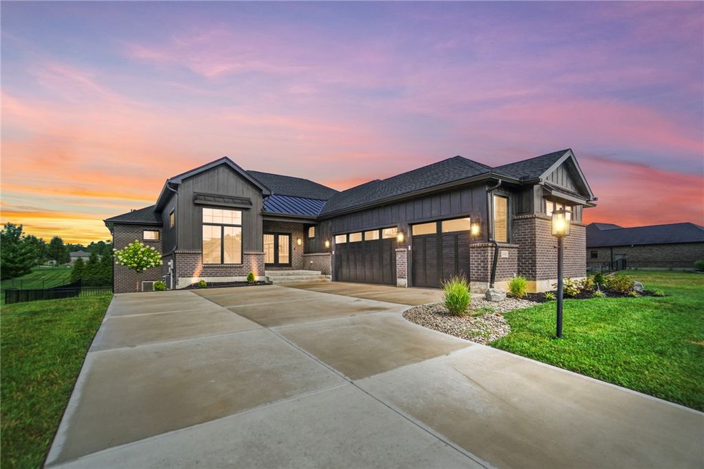 1943 Horseshoe Bend, Dayton, OH 45458