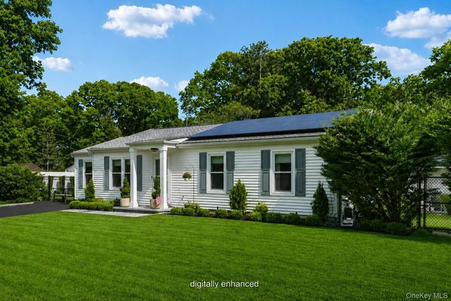 11 Centerview Trail, Ridge, NY 11961