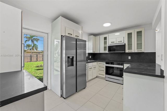 1201 NW 10th Pl, Fort Lauderdale, FL 33311