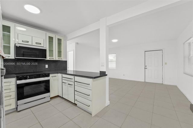 1201 NW 10th Pl, Fort Lauderdale, FL 33311