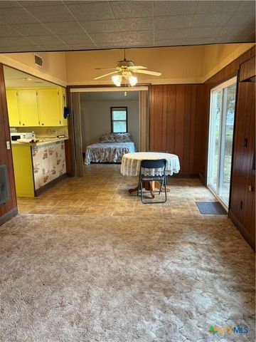 104 Crooked Creek Drive, Sheridan, TX 77475