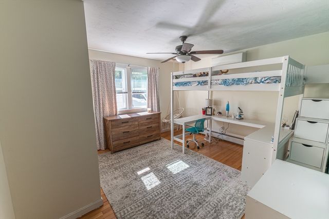 75 Fairview Park Rd, Sturbridge, MA 01566