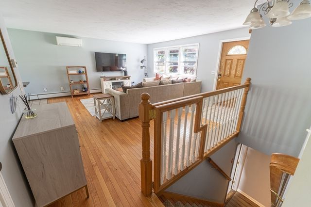 75 Fairview Park Rd, Sturbridge, MA 01566