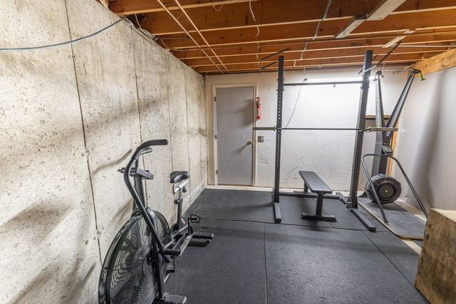 75 Fairview Park Rd, Sturbridge, MA 01566