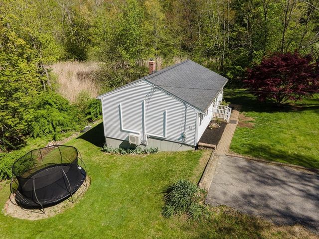 75 Fairview Park Rd, Sturbridge, MA 01566