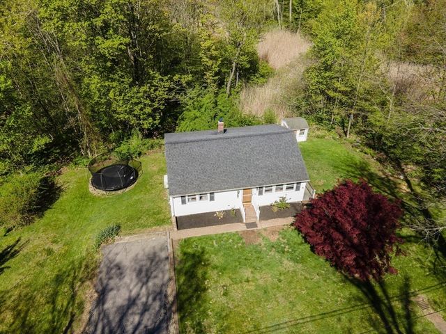 75 Fairview Park Rd, Sturbridge, MA 01566