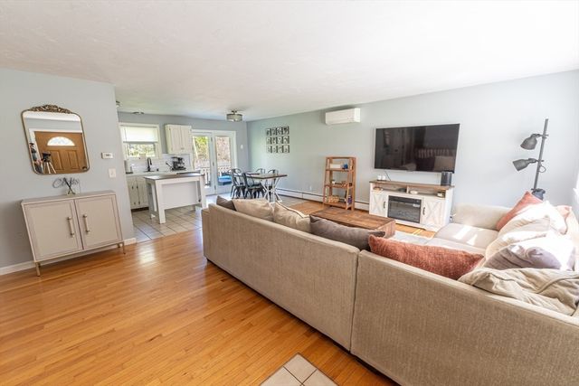 75 Fairview Park Rd, Sturbridge, MA 01566