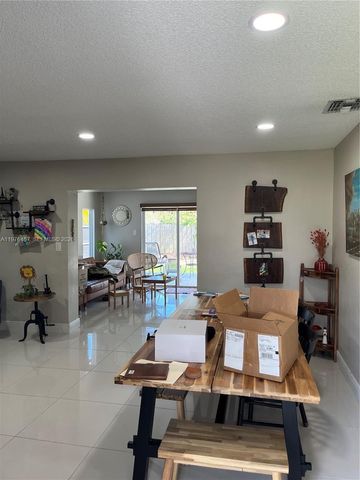 20125 SW 106th Ave, Cutler Bay, FL 33189