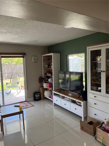 20125 SW 106th Ave, Cutler Bay, FL 33189