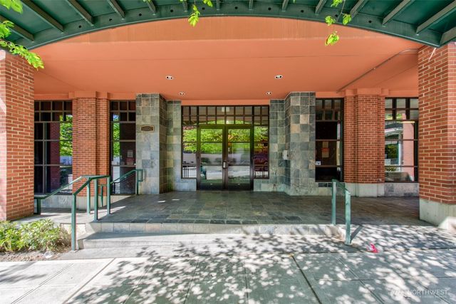 123 Queen Anne Avenue N #305, Seattle, WA 98109