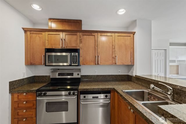 123 Queen Anne Avenue N #305, Seattle, WA 98109