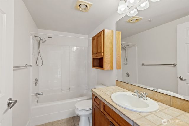 123 Queen Anne Avenue N #305, Seattle, WA 98109