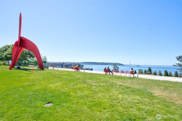 123 Queen Anne Avenue N #305, Seattle, WA 98109