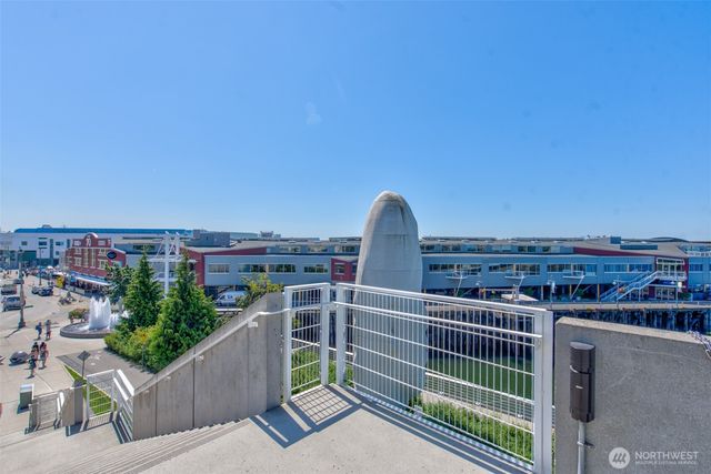123 Queen Anne Avenue N #305, Seattle, WA 98109