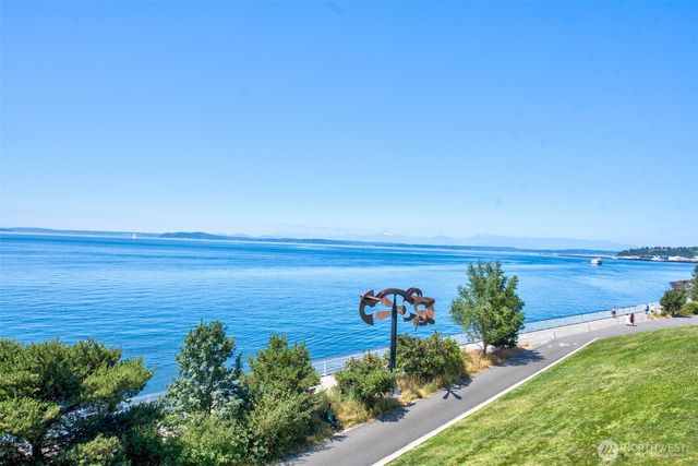 123 Queen Anne Avenue N #305, Seattle, WA 98109