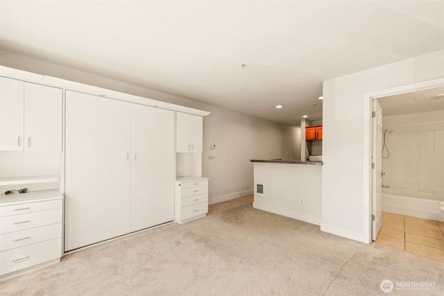 123 Queen Anne Avenue N #305, Seattle, WA 98109