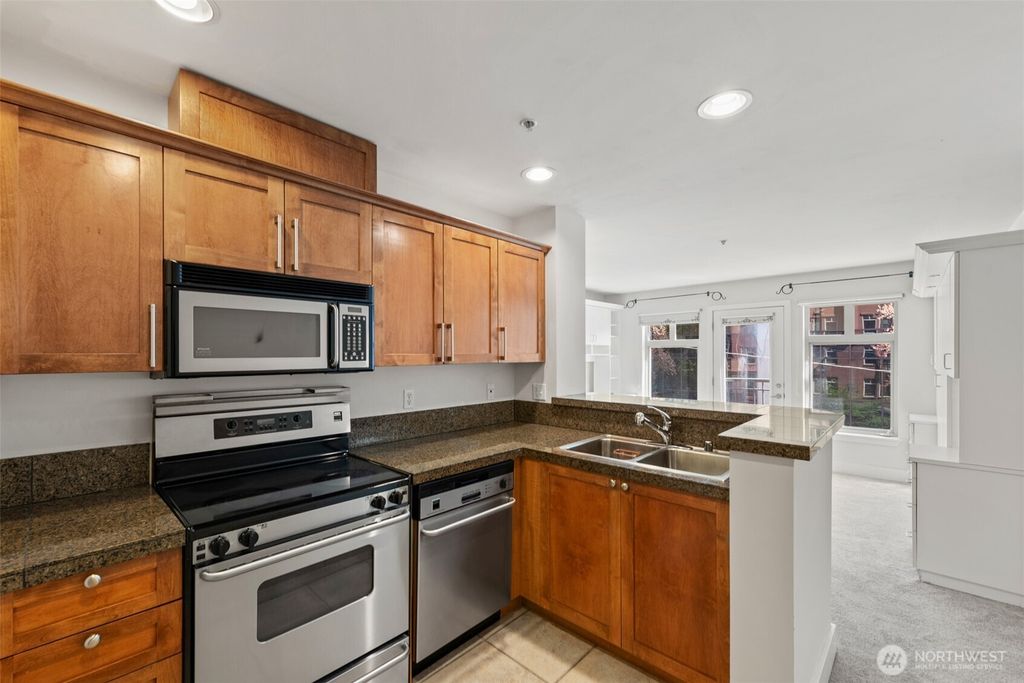 123 Queen Anne Avenue N #305, Seattle, WA 98109