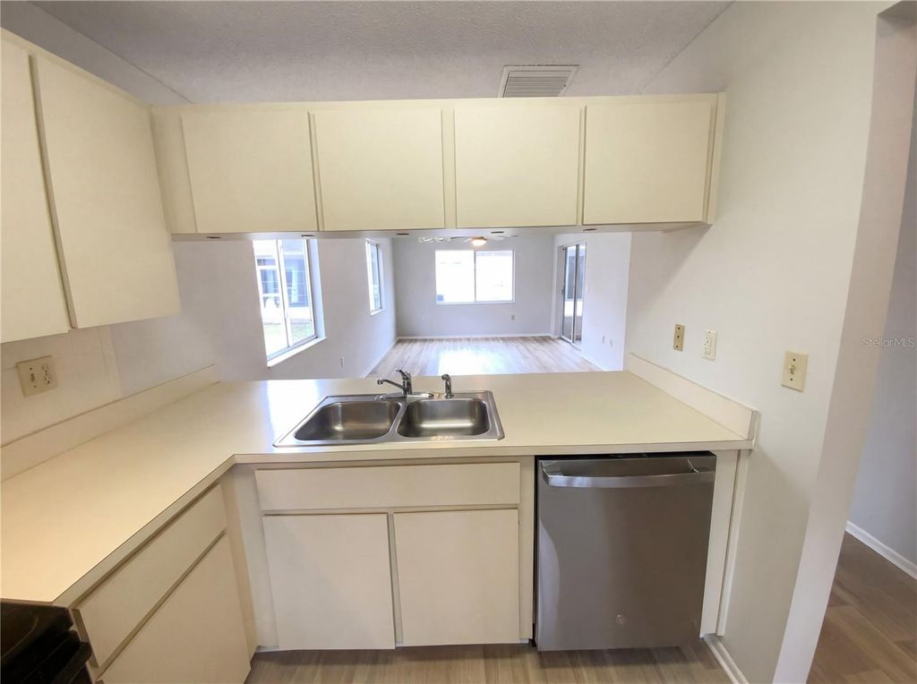 Image 13 of property listing at 6424 REMUS DRIVE, New Port Richey, FL 34653