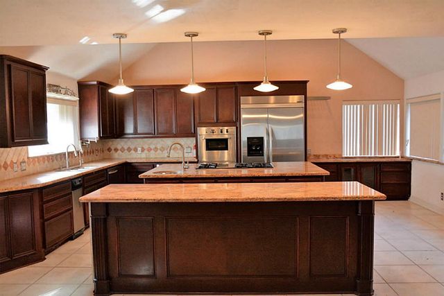 8303 Acapulco Cove Drive, Humble, TX 77346