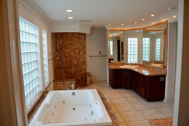 8303 Acapulco Cove Drive, Humble, TX 77346