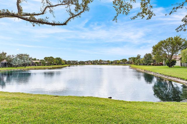 8672 Via Avellino, Lake Worth, FL 33467