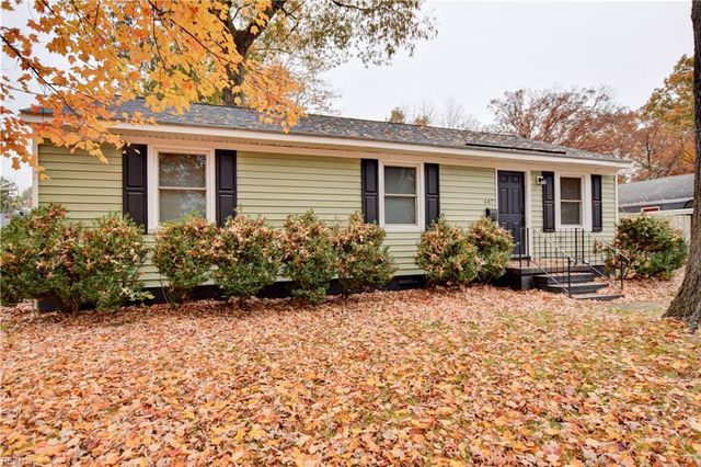 647 Daniel DR, Newport News, VA 23601