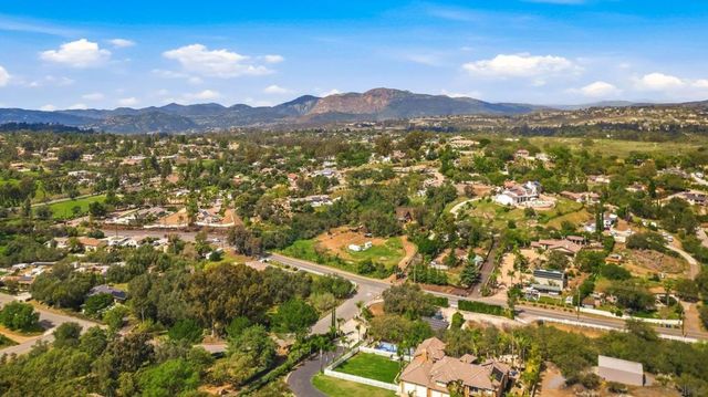 2043 Camino De Reimitz, Alpine, CA 91901