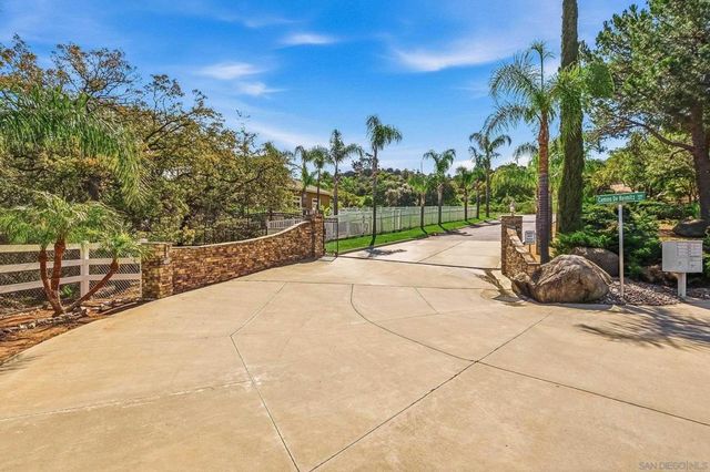 2043 Camino De Reimitz, Alpine, CA 91901