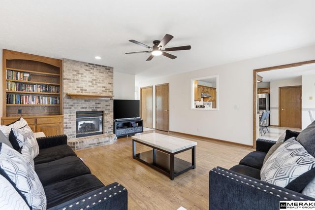 10573 Curtis Avenue, Omaha, NE 68134