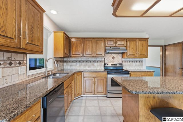 10573 Curtis Avenue, Omaha, NE 68134
