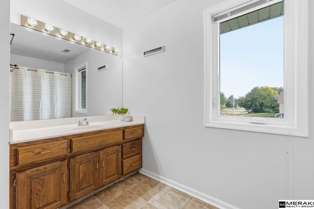 10573 Curtis Avenue, Omaha, NE 68134