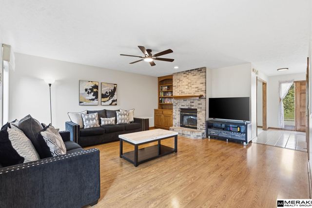 10573 Curtis Avenue, Omaha, NE 68134