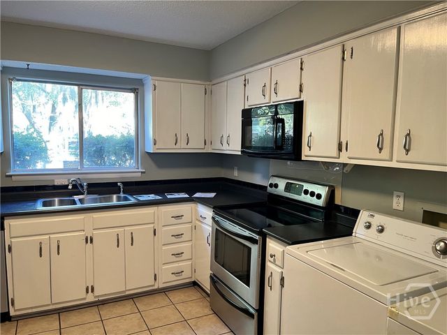 527 Tibet Avenue 3, Savannah, GA 31406