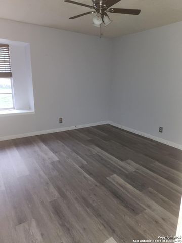 13619 Larkbrook, San Antonio, TX 78233