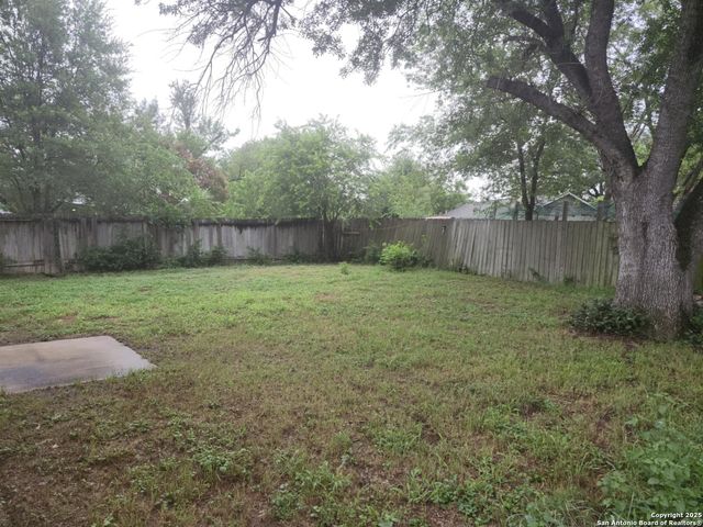 13619 Larkbrook, San Antonio, TX 78233