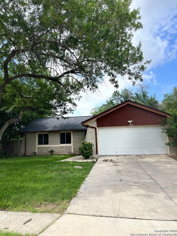 13619 Larkbrook, San Antonio, TX 78233