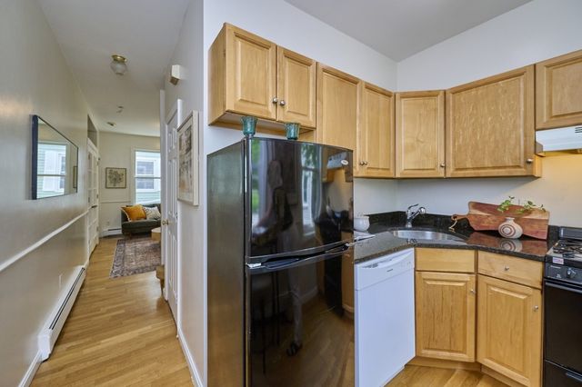 9 Mullins Ct. D, Cambridge, MA 02141