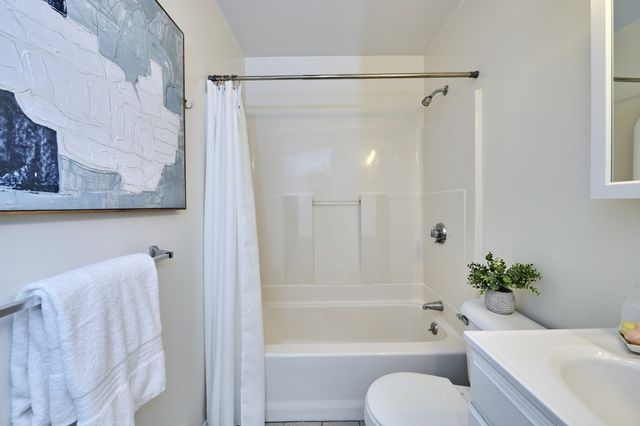9 Mullins Ct. D, Cambridge, MA 02141