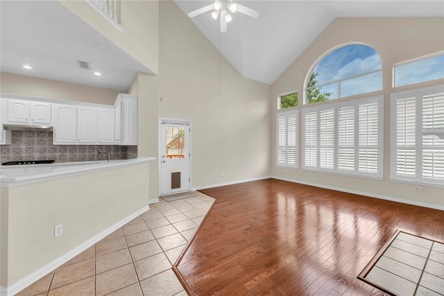 3920 Autumn Lane, Bedford, TX 76021