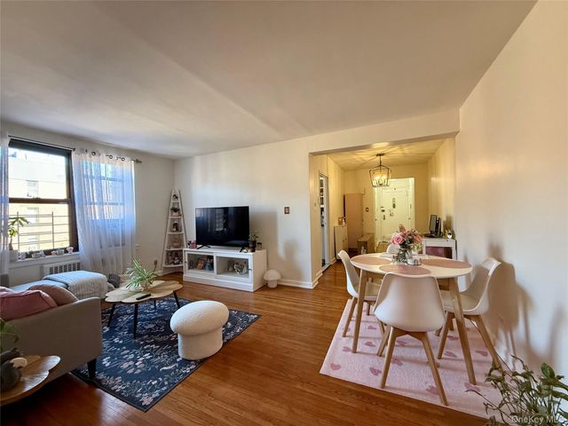11225 34th Avenue 5B, Corona, NY 11368