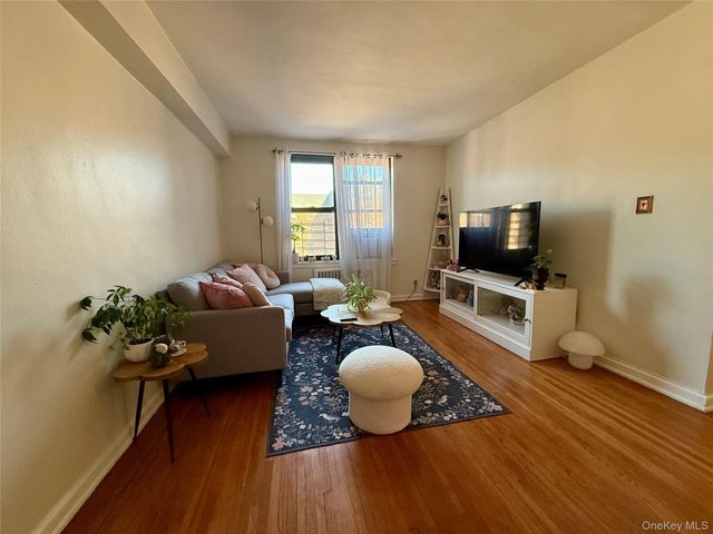 11225 34th Avenue 5B, Corona, NY 11368