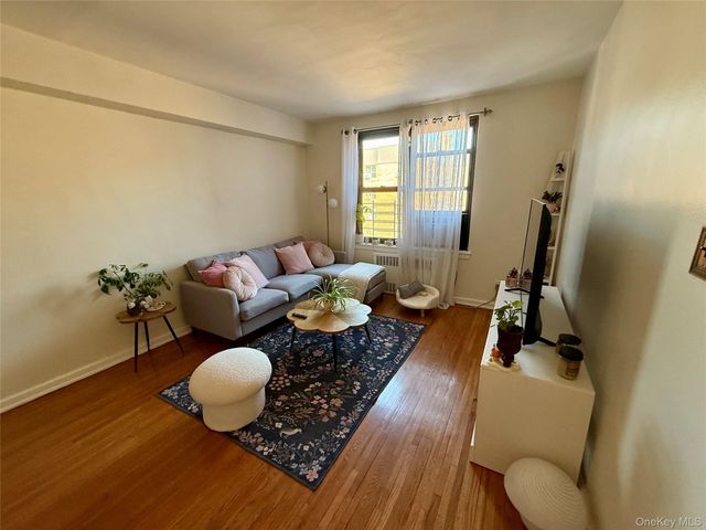 11225 34th Avenue 5B, Corona, NY 11368