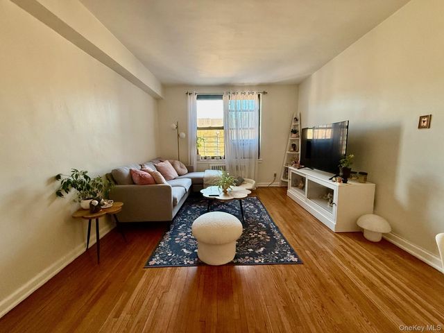 11225 34th Avenue 5B, Corona, NY 11368
