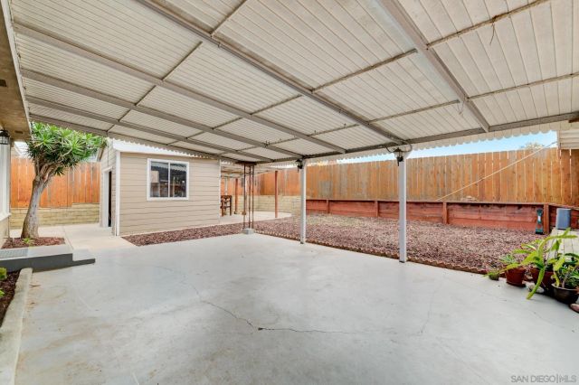 6741 Carthage St, San Diego, CA 92120