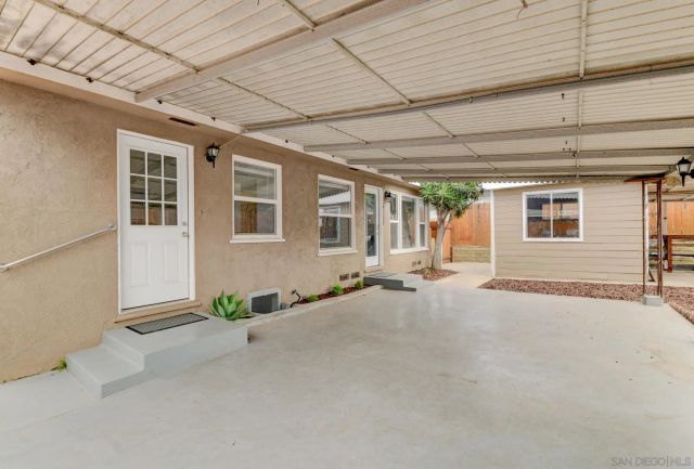 6741 Carthage St, San Diego, CA 92120
