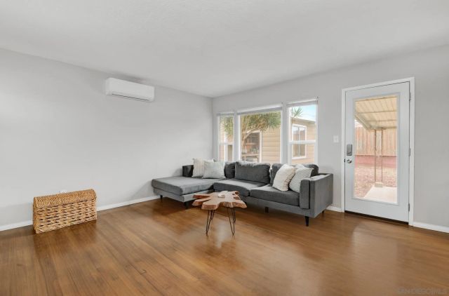 6741 Carthage St, San Diego, CA 92120
