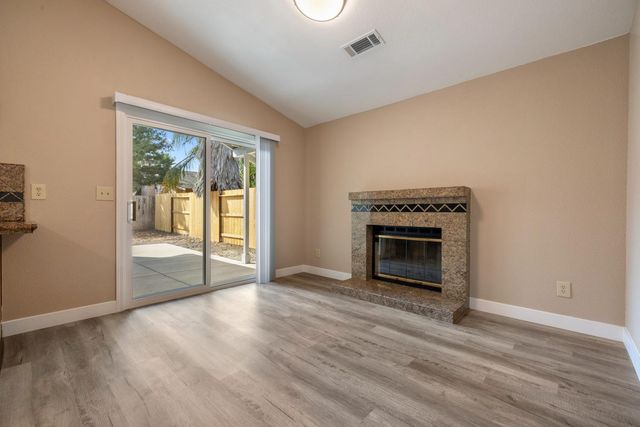 2728 maplewood St, Stockton, CA 95210