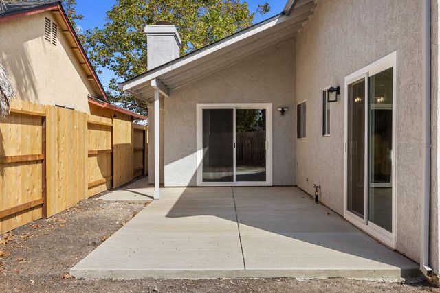 2728 maplewood St, Stockton, CA 95210