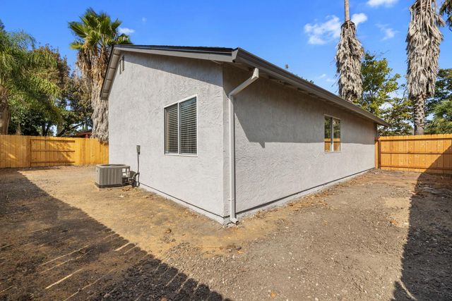 2728 maplewood St, Stockton, CA 95210