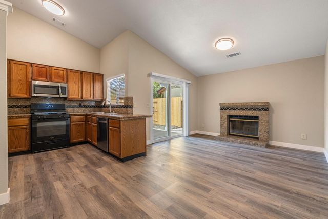 2728 maplewood St, Stockton, CA 95210